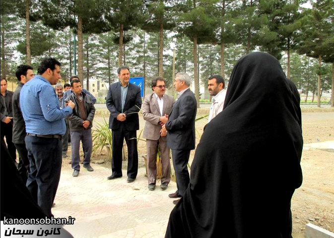 نام گذاری بوستانی به نام «مادر» در کوهدشت/فرماندار کوهدشت: توسعه جامعه مديون ايثار مادراني است كه با تربيت صحيح فرزندان ، آينده اي زیبا برایشان ترسیم می کنند.+عکس