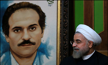 حجت الاسلام روحانی:خانواده شهدای هسته‌ای بسیار مظلوم هستند/قرائت اذان و اقامه در گوش نوه ۱۹روزه شهید علی‌محمدی توسط رئیس جمهور