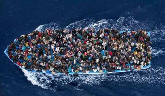 فاجعه دریای مدیترانه با مرگ 700 نفر +عکس و فیلم