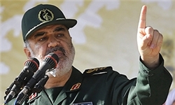 سردار سلامی:جمهوری اسلامی برای جنگ‌های طولانی‌مدت قدرت‌سازی کرده است/از جنگ با آمریکا استقبال می‌کنیم/میز مذاکره را در صورت تهدیدمجدد، ترک کنید.
