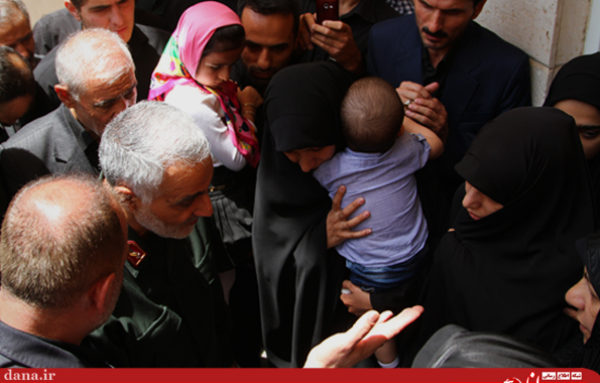 خطاب به حاج قاسم سلیمانی:«اگر نیاز باشد ما هم برای نبرد و جان دادن حاضریم»+تصویر