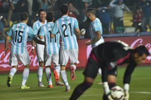 آرژانتین با پیروزی 6-1 مقابل پاراگوئه، حریف شیلی در فینال رقابت های کوپا آمریکا شد.‏