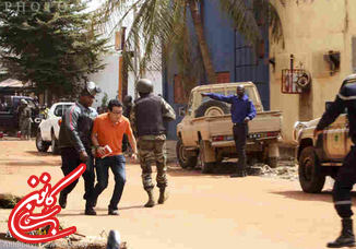 گویا فرانسویها در آفریقا هم امنیت ندارند!/ 22 کشته در گروگان گيری مالی +تصاویر