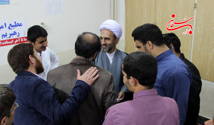 نشست صمیمی طلاب کوهدشتی با مدیر حوزه های علمیه لرستان