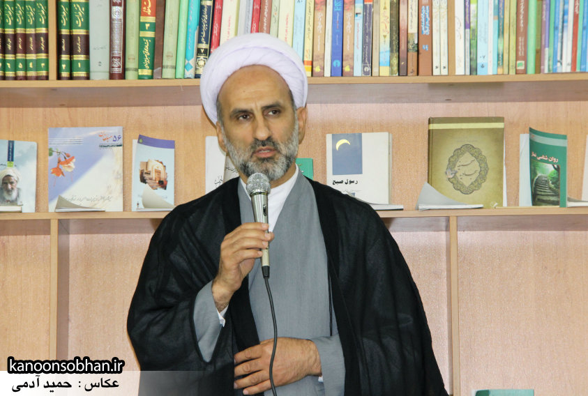 مشاور استاندار: گسترش و تجهیز مدارس علمیه در پیشگیری از آسیب های اجتماعی بسیار موثر است.
