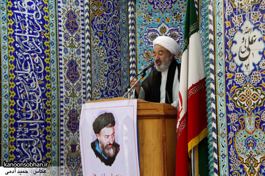 امام جمعه کوهدشت:بایستی با حقوق های نجومی برخورد انقلابی کرد.