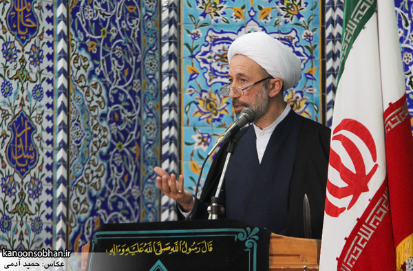 انتقاد امام جمعه موقت کوهدشت از آموزش پرورش و شبکه بهداشت