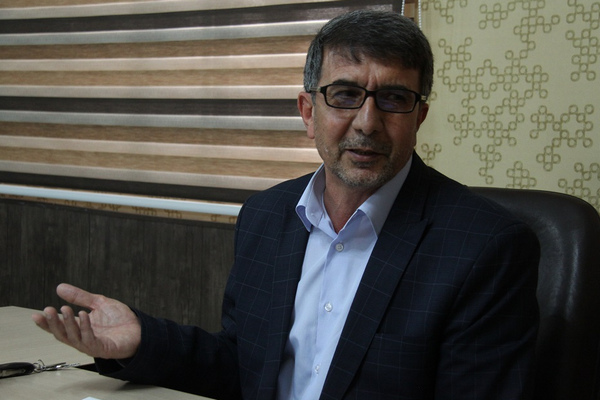 رئیس شبکه بهداشت:بیمارستان جدید کوهدشت۷۵۰ نفر اشتغالزایی دارد ./زیر مجموعه بنده بهترین برخورد با مردم را دارند./ساخت نماز خانه اصلی بیمارستان در سال آینده/در قرار داد های بیمارستان هیچ گونه تبانی وجود ندارد.