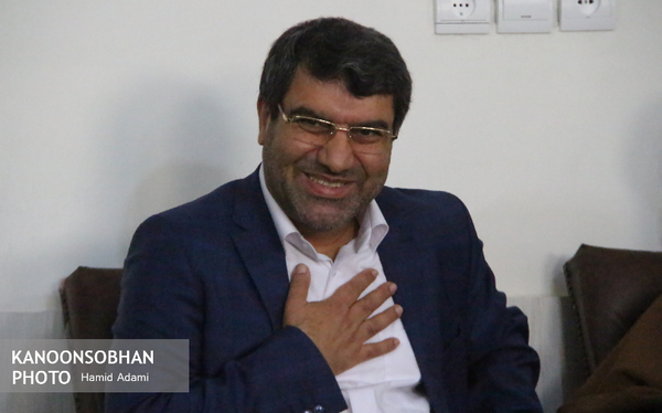 الهیار ملکشاهی رئیس مجمع نمایندگان لرستان شد.