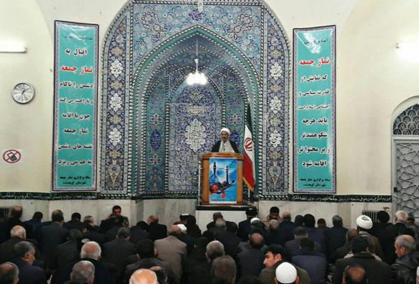 مراکز فرهنگی در تربیت نقش بسیار مؤثری ایفا می‌کنند/اشرافی گری و بی توجهی به مستضعفین دو عنصر  تهدید کننده انقلاب
