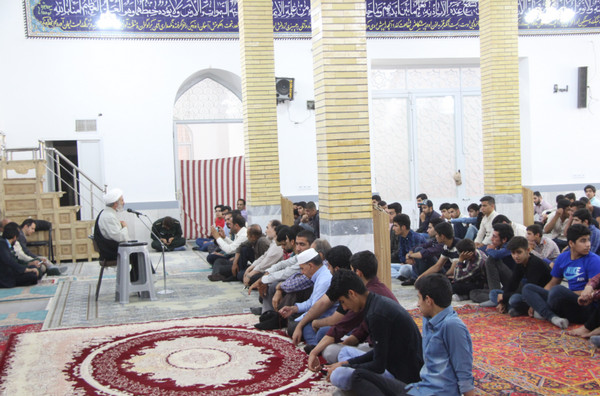 تصاویر برگزاری همایش بزرگ روشنگری در کوهدشت