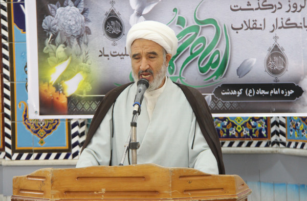 وجود امام راحل در شخصیت مقام معظم رهبری نمایان است