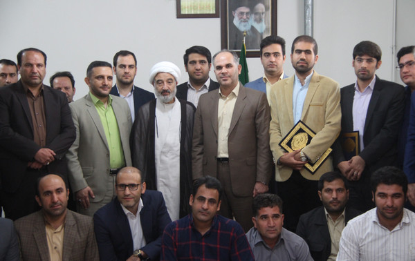 تصاویر دیدار دادستان، رئیس و کارکنان دادگستری کوهدشت با امام جمعه شهرستان