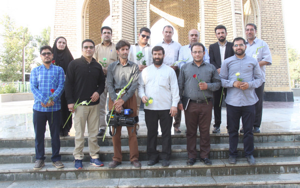 تصاویر ادای احترام خبرنگاران کوهدشت به مقام شامخ شهدای گمنام شهرستان