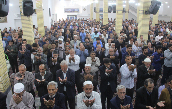 تصاویر اولین نماز جمعه رمضان 98 کوهدشت
