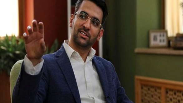 تکرار یک تاکتیک قدیمی؛ علاقه آذری جهرمی به منتقدان آبکی و فرار از پاسخگویی به انتقادات اساسی