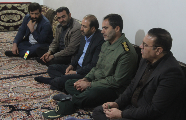 دیدار مسئولان کوهدشت با سه خانواده شهید والامقام این شهرستان