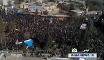 تصاویر هوایی بهت‌آور از شکوه و عظمت حضور میلیونی مردم در تشییع سردار دلها در شهر کرمان