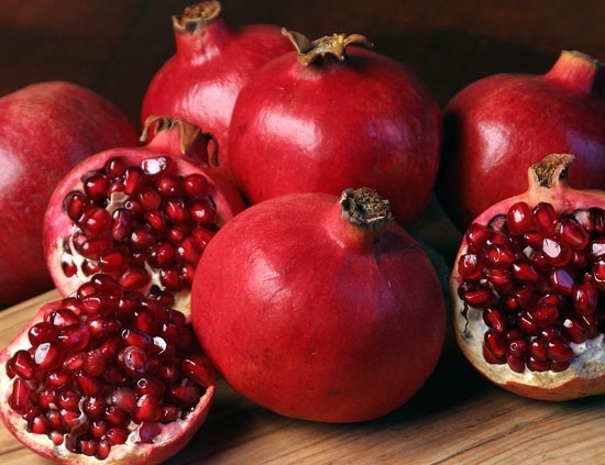 سایه سیاه دلالان بر سر یاقوت سرخ/جای خالی صنایع تبدیلی در متمرکزترین انارستان ایران