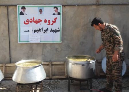 تهیه وتوزیع 1500کاسه آش نذری در کوهدشت