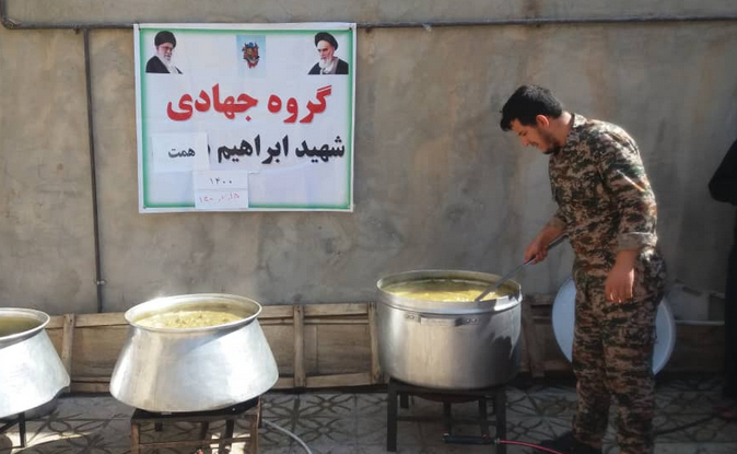 تهیه وتوزیع 1500کاسه آش نذری در کوهدشت
