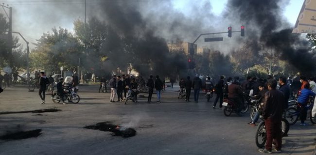 موجسواری معاندین از مطالبات مردمی/تضعیف مواضع ایران، هدف دشمنان برای مذاکرات است