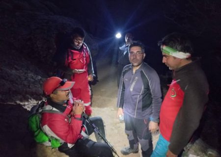 ۱۲ ساعت عملیات برای نجات کوهنوردان تهرانی و چهارمحال بختیاری در دره شیرز کوهدشت