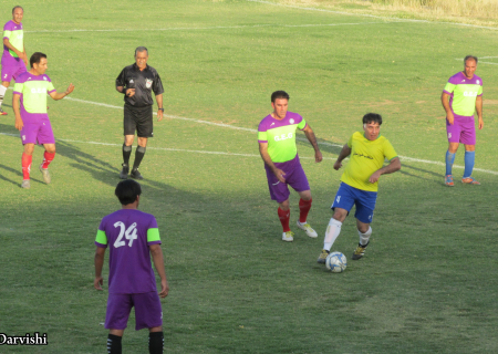 مسابقه دوستانه فوتبال بین دو تیم پیشکسوتان کوهدشت و ستارگان خوزستان در کوهدشت برگزارشد