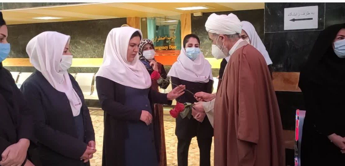 تجلیل از پرستاران بیمارستان امام خمینی (ره) کوهدشت به مناسبت ولادت حضرت زینب(س)