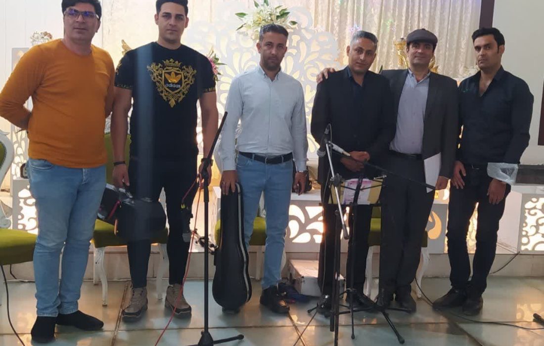 اجرای کنسرت گروه موسیقی آوای بلوطستان در تالار کاج خرمآباد