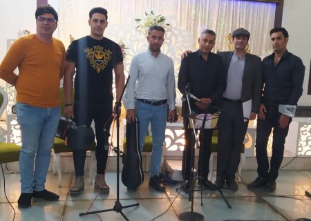 اجرای کنسرت گروه موسیقی آوای بلوطستان در تالار کاج خرم‌آباد
