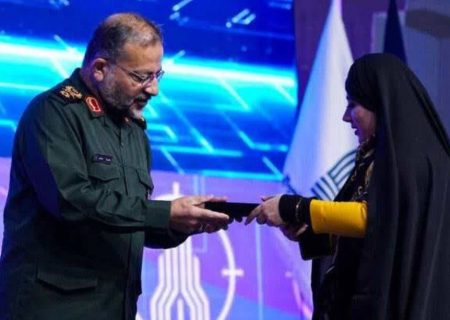 تأثیر فضای مجازی بر افکار عمومی