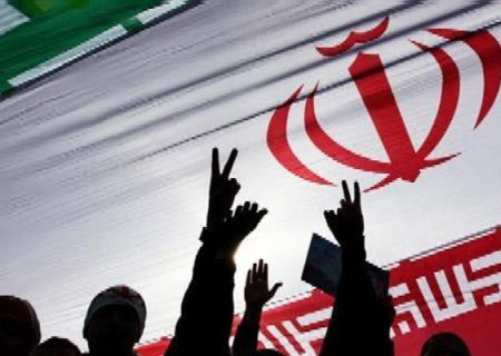 انقلاب، ایران را از وابستگی نجات داد