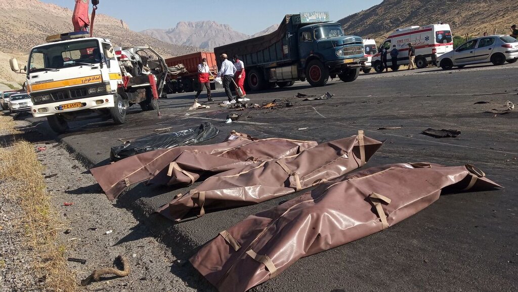 تصادف مرگبار در محور نورآباد؛ پنج کشته و دو مصدوم
