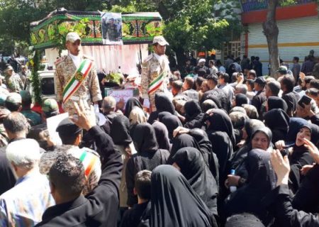 پیکر شهید علی‌حسین محمدی در بروجرد تشییع شد