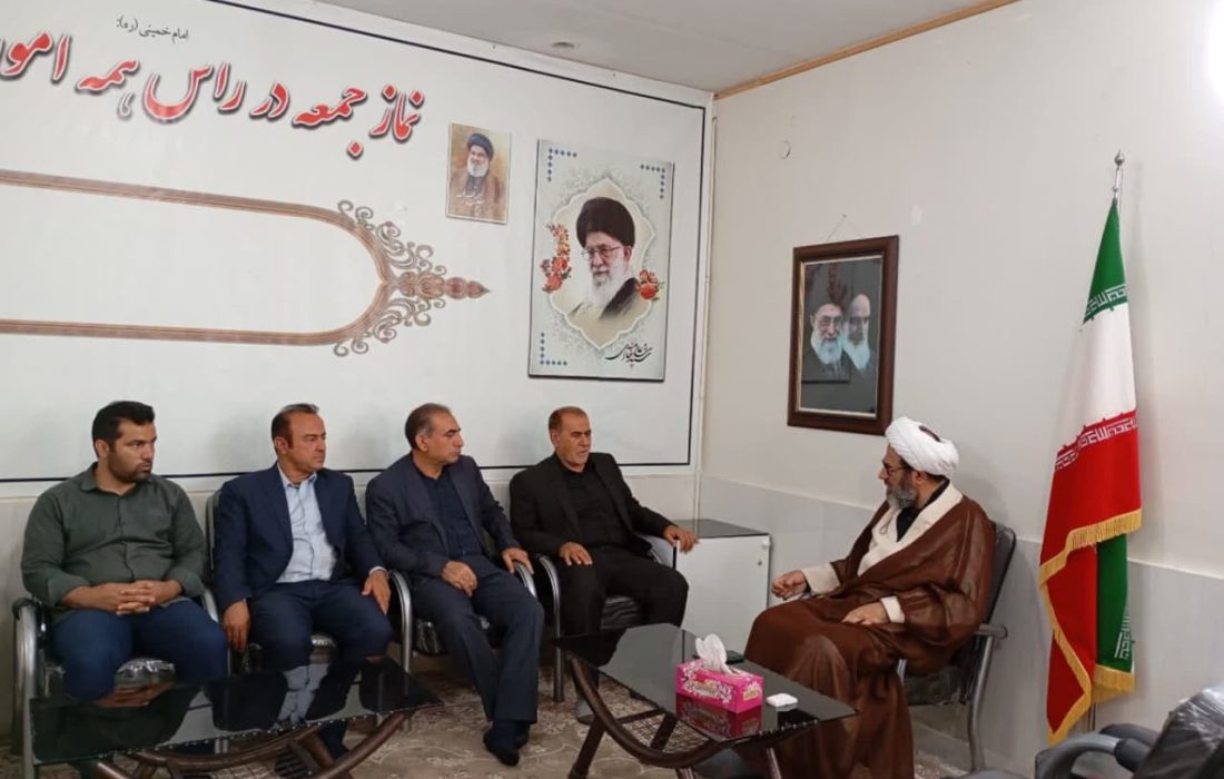 دیدار هیئت‌نظارت انتخابات کوهدشت با امام جمعه بمناسبت هفته شورا