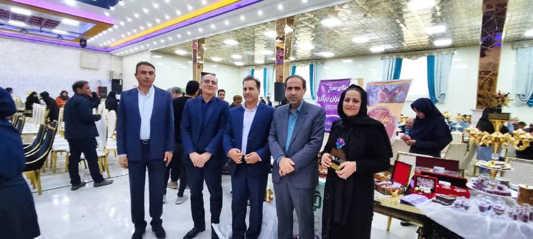 بانوی کارآفرین زعفران کوهدشتی در جشنواره لرستان