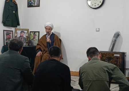 شهدا با نثار جان، به حیات طیبه دست یافتند