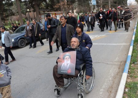 ما ملت شهادتیم؛ ذلت نمی‌پذیریم