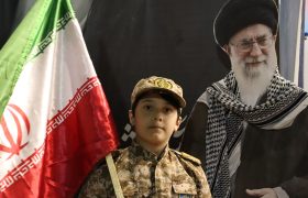 تصویر یادگاری با پدر شهید امت اسلامی