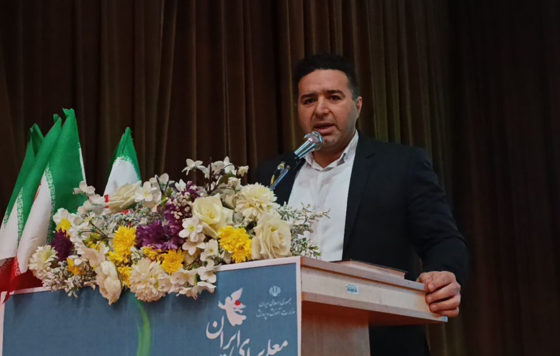 رسالت معلمان ادامه مسیر شهید مطهری و پرورش آینده‌سازان کشور است