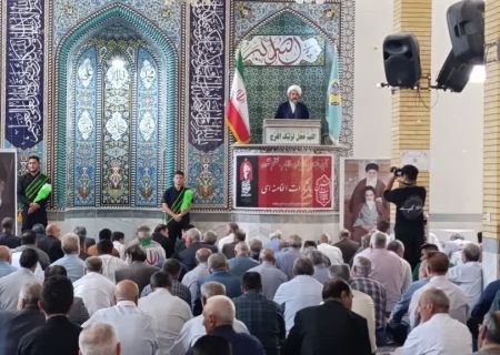مردم و مسئولان با همدلی، جنگ اقتصادی دشمن را بی‌اثر کنند