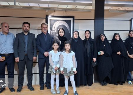 گشایش نمایشگاه سیاه قلم «نگاه و احساس» کوهدشت