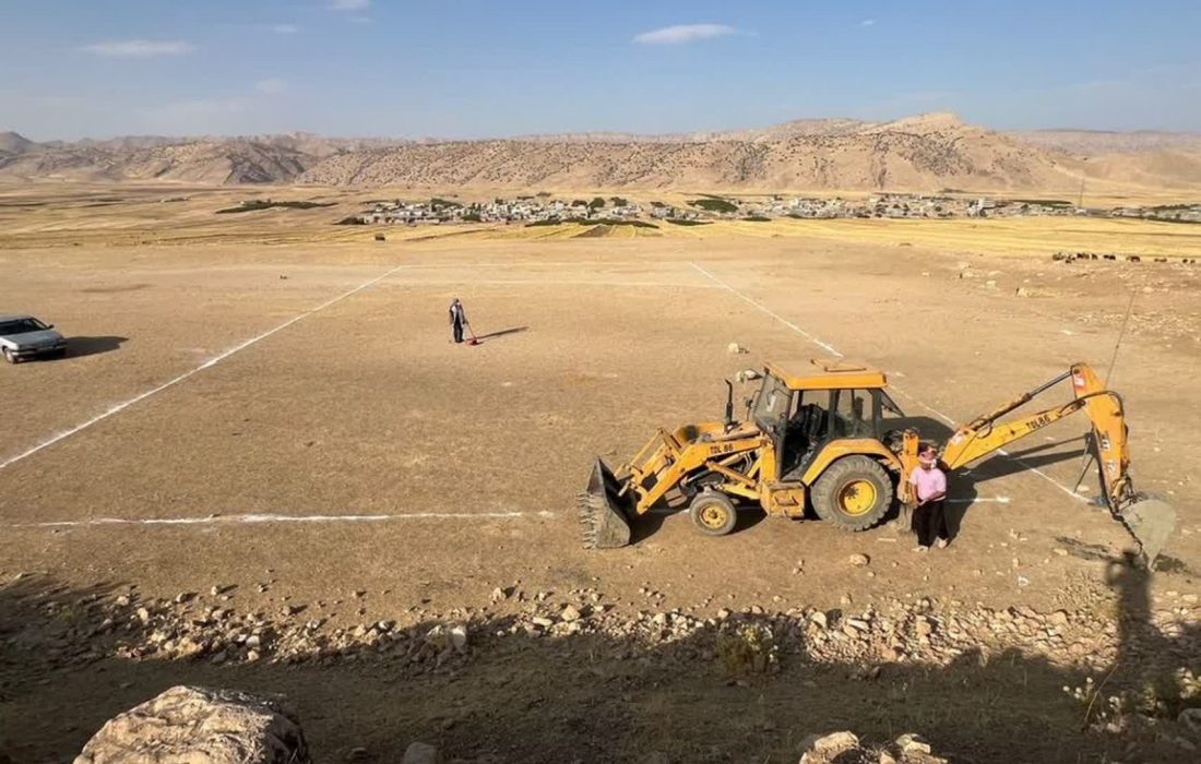 احداث زمین چمن مصنوعی در روستای چقاپیت علیا