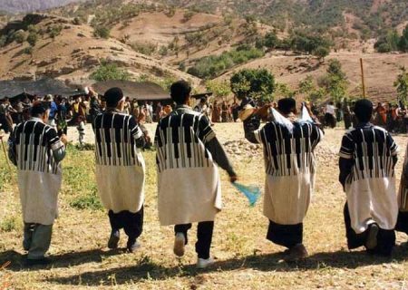 دفاع از کریم‌خان زند و پاسداشت تاریخ قوم لر